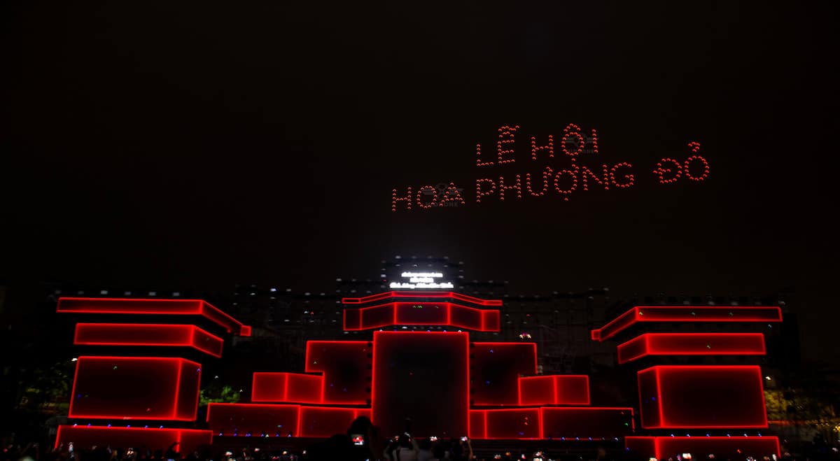 Drone Show trình diễn ánh sáng